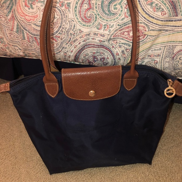 Longchamp Handbags - Longchamp Medium Le Pliage Bag